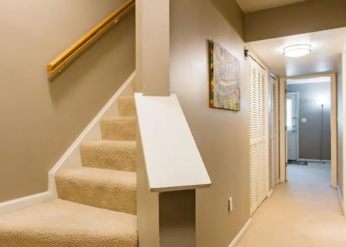 Triph - Townhouse, Ev Charger, Off Street Parking Apartment Pittsburgh